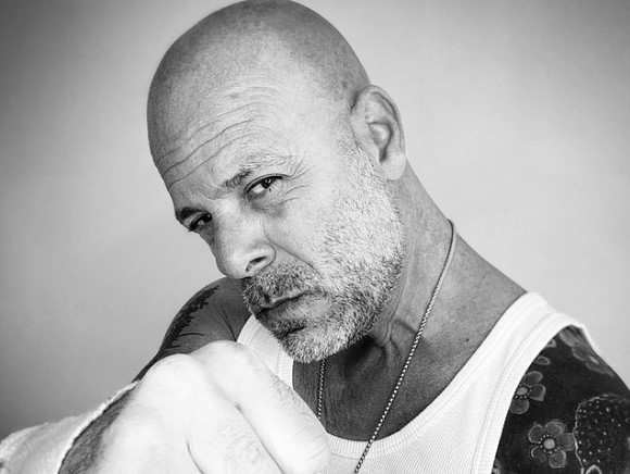 Bruce Willis Mundur Dari Akting Setelah Diagnosis Aphasia